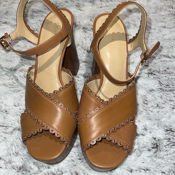 Michael Kors Jessie Sandals Brown Platform Heels Buckle Eyelet - Picture 2 of 5